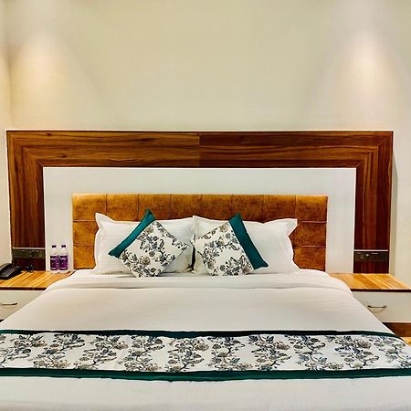 Hotel White House 350 Mtr From Golden Temple Amritsar Extérieur photo