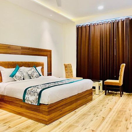 Hotel White House 350 Mtr From Golden Temple Amritsar Extérieur photo