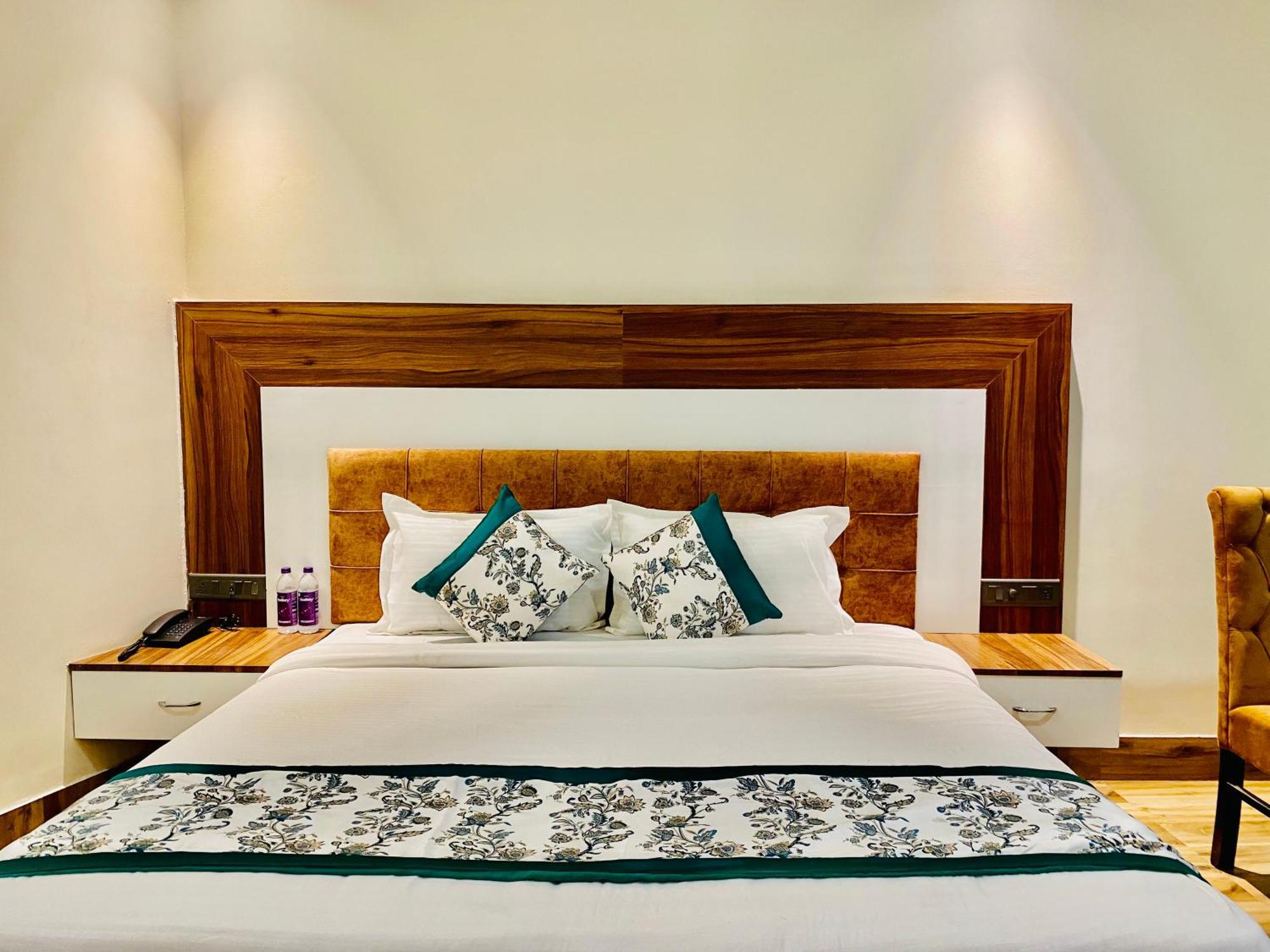 Hotel White House 350 Mtr From Golden Temple Amritsar Extérieur photo