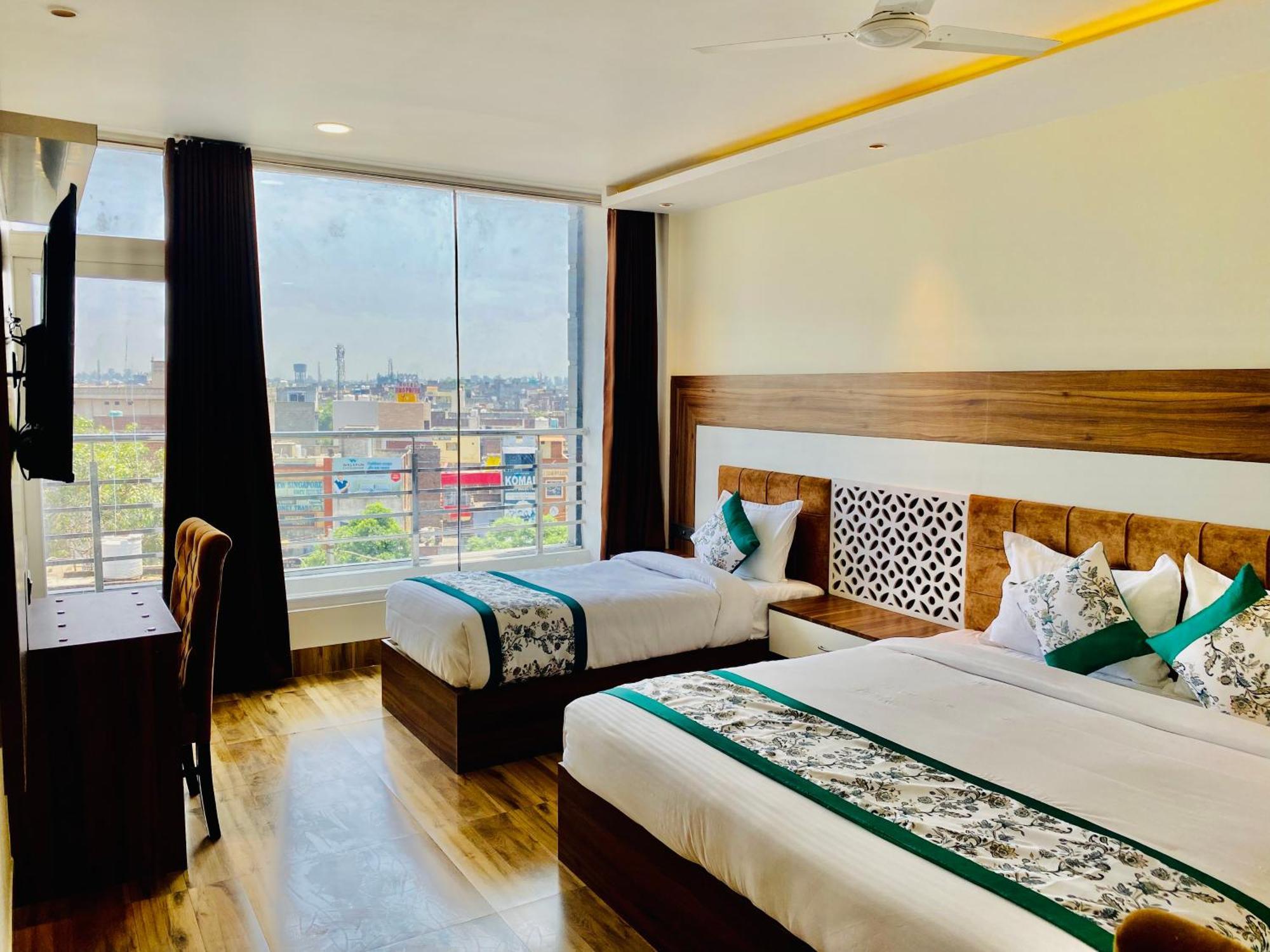 Hotel White House 350 Mtr From Golden Temple Amritsar Extérieur photo