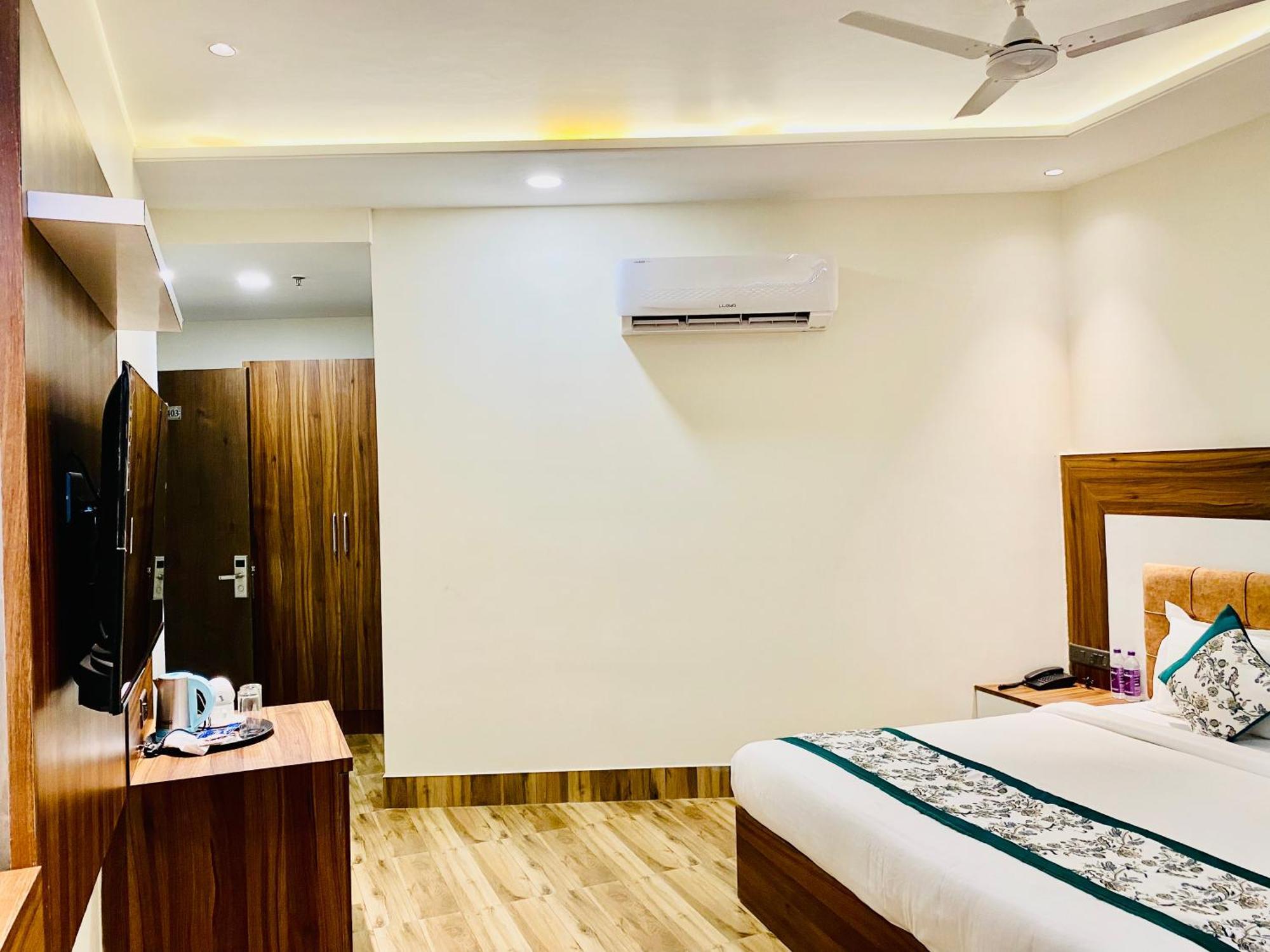 Hotel White House 350 Mtr From Golden Temple Amritsar Extérieur photo