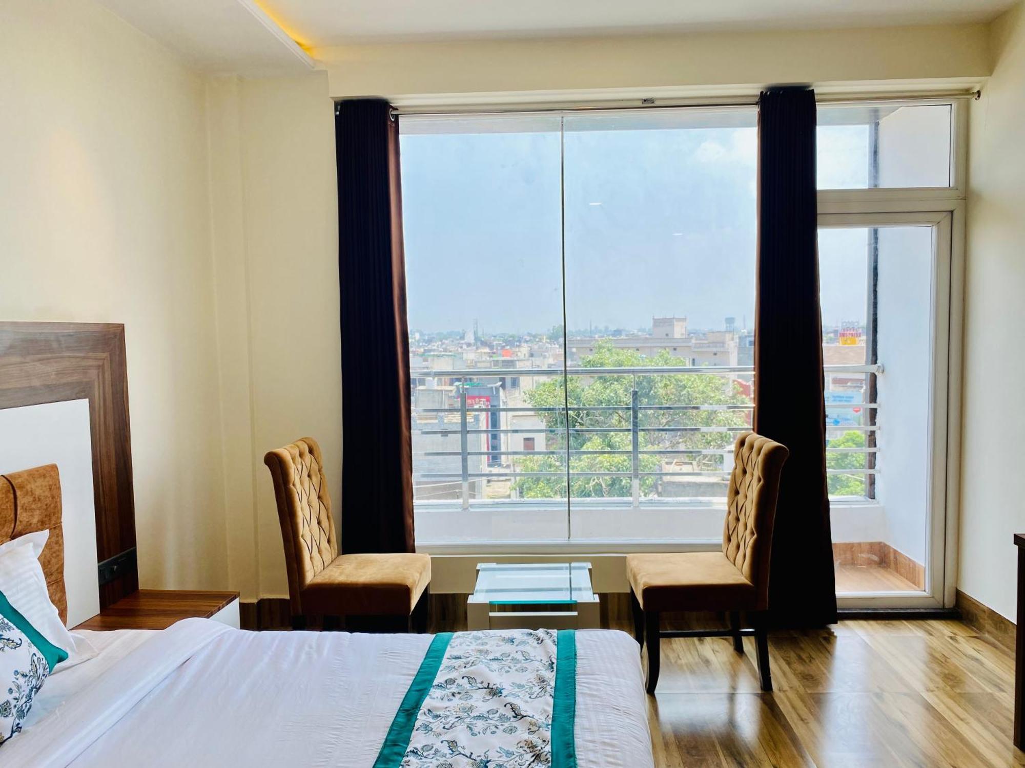 Hotel White House 350 Mtr From Golden Temple Amritsar Extérieur photo